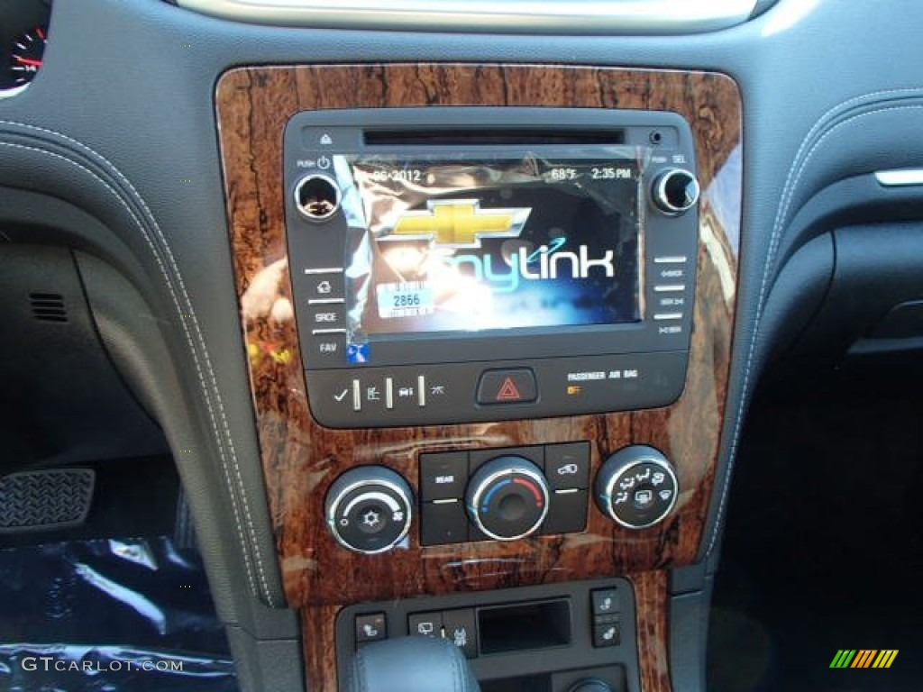 2014 Chevrolet Traverse LT AWD Controls Photo #82502910
