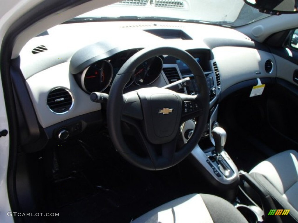 2013 Cruze LS - Summit White / Jet Black/Medium Titanium photo #10