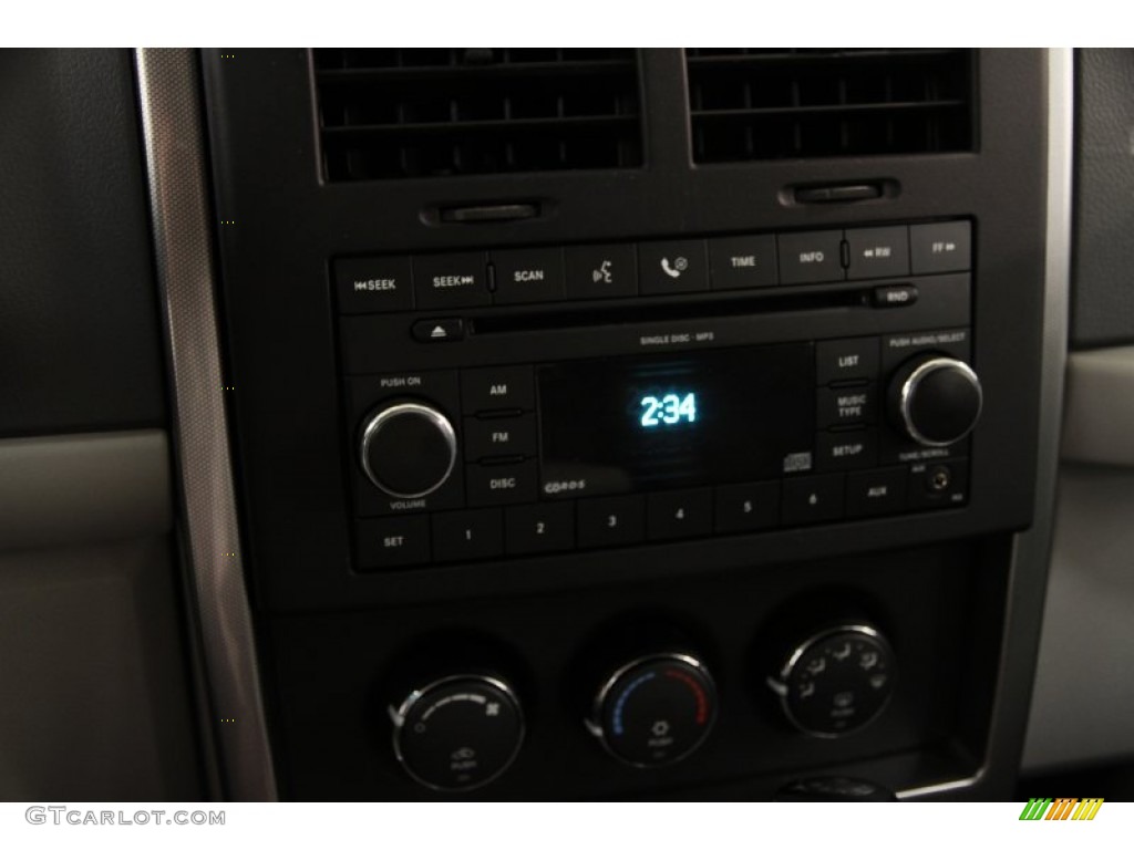 2008 Jeep Liberty Sport 4x4 Audio System Photo #82503644