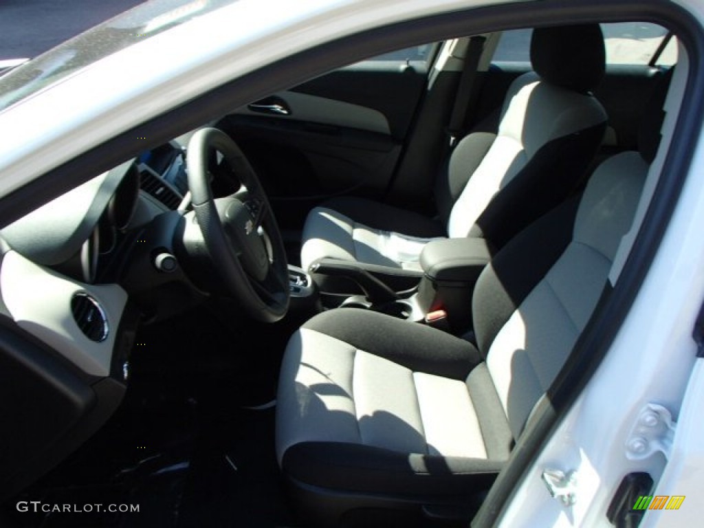 2013 Cruze LS - Summit White / Jet Black/Medium Titanium photo #11