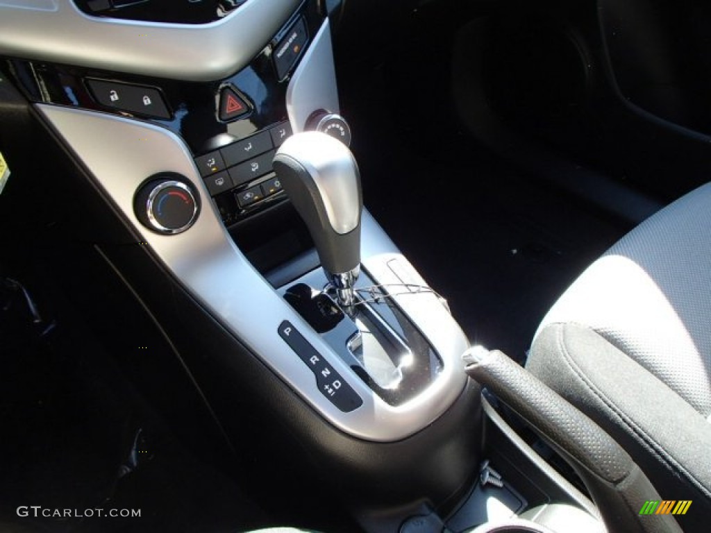 2013 Cruze LS - Summit White / Jet Black/Medium Titanium photo #17