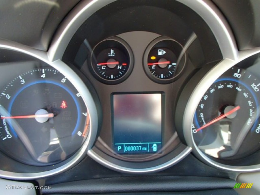 2013 Cruze LS - Summit White / Jet Black/Medium Titanium photo #19