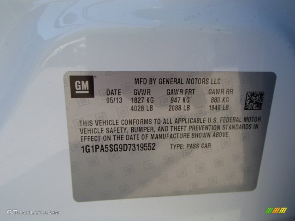 2013 Cruze LS - Summit White / Jet Black/Medium Titanium photo #20