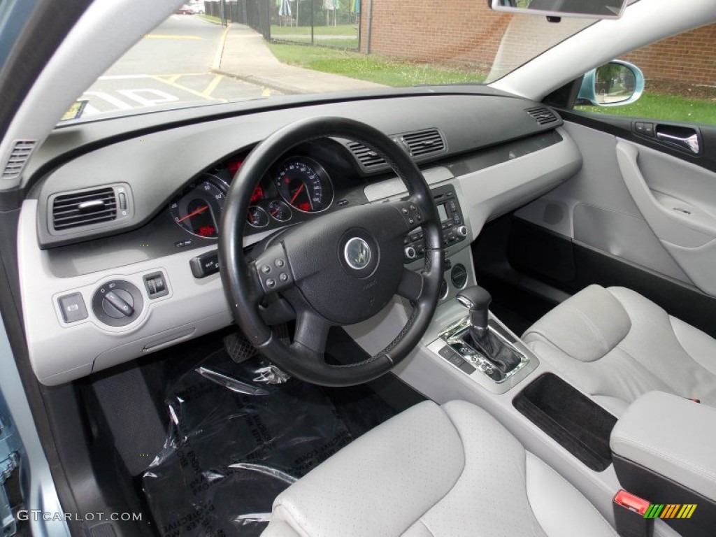 Classic Grey Interior 2006 Volkswagen Passat 2.0T Sedan Photo #82504127