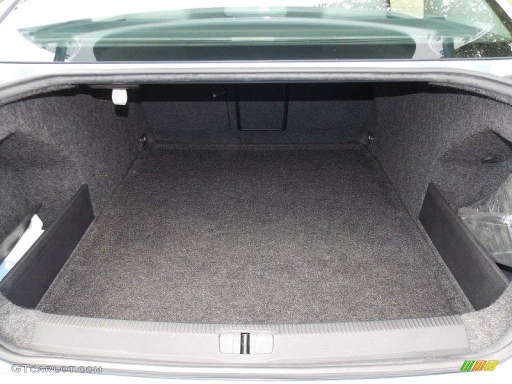 2006 Volkswagen Passat 2.0T Sedan Trunk Photo #82504370