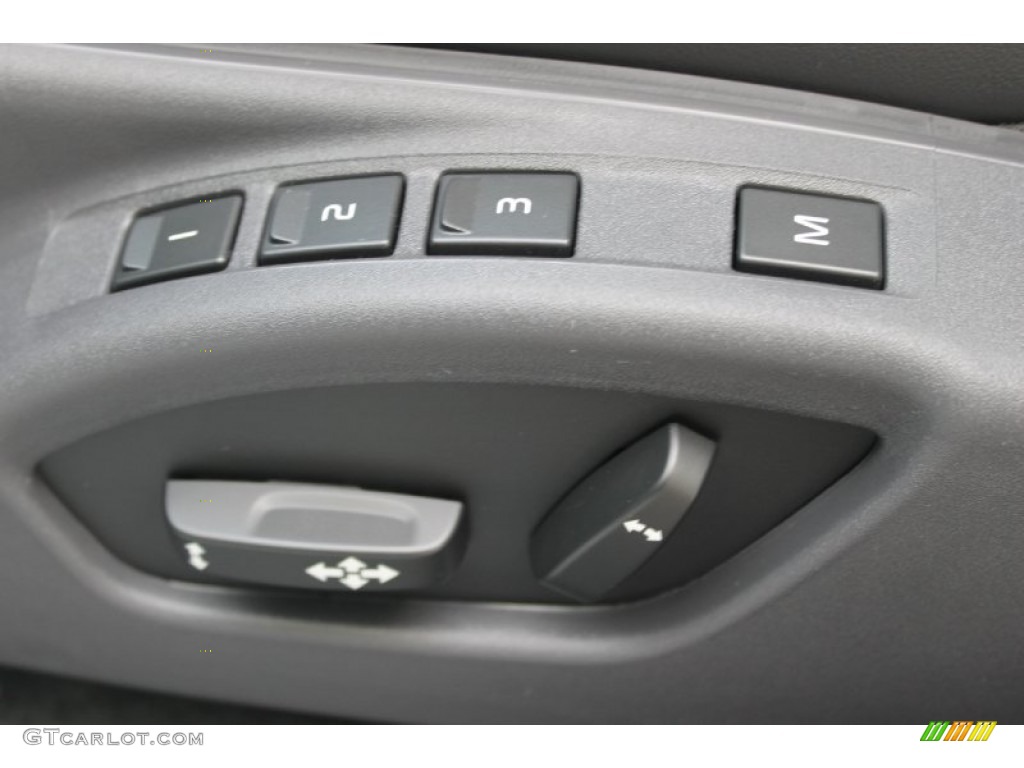 2013 Volvo XC60 3.2 Controls Photo #82507392