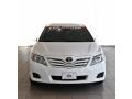 Super White - Camry LE Photo No. 3