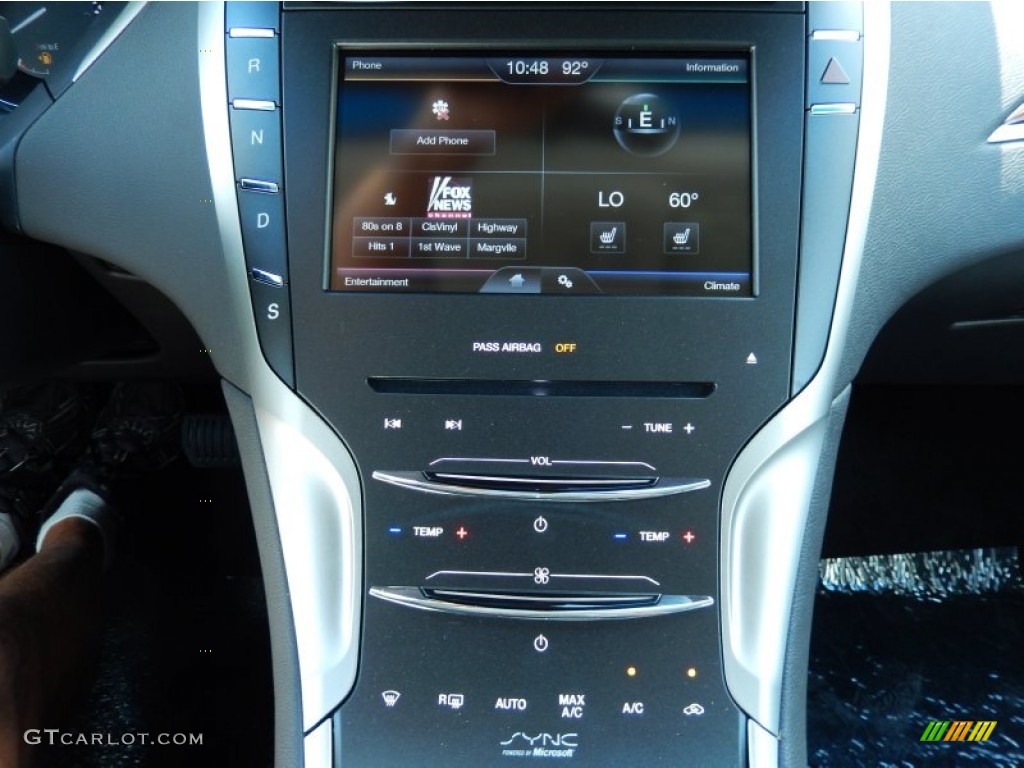 2013 Lincoln MKZ 3.7L V6 FWD Controls Photo #82509714
