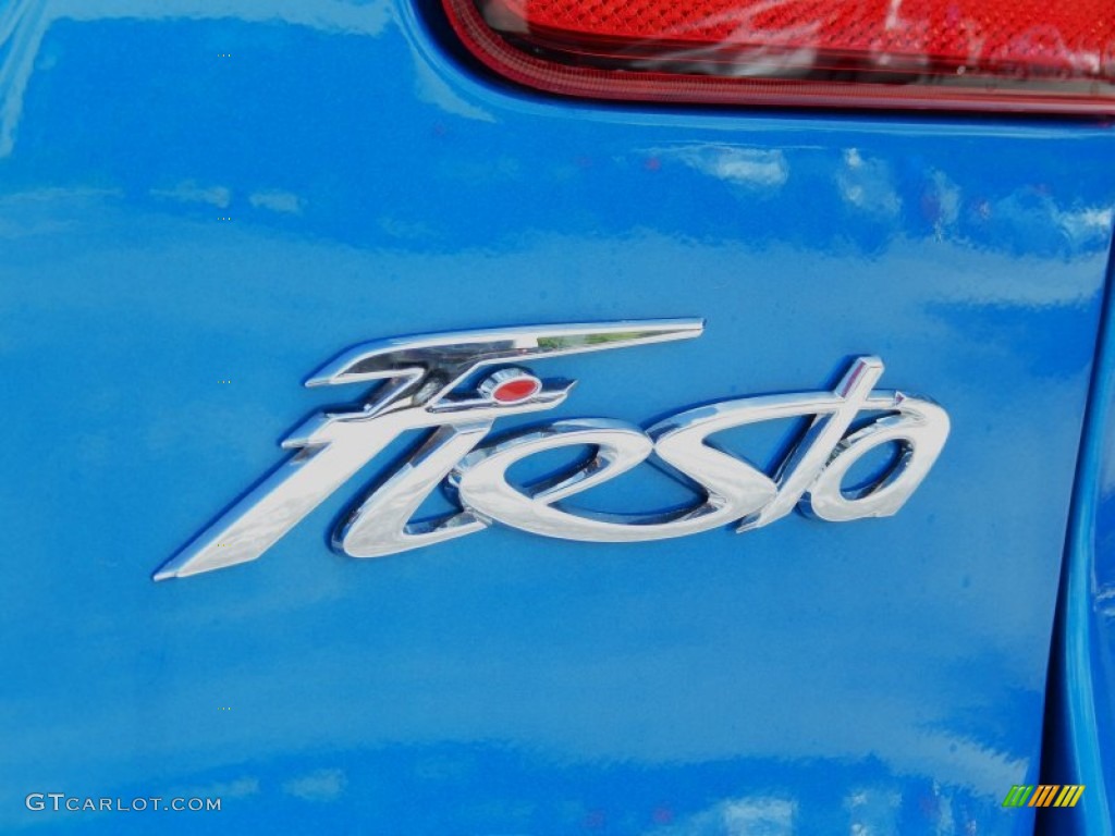 2013 Fiesta Titanium Sedan - Blue Candy / Arctic White Leather photo #4