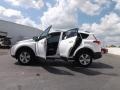 Super White - RAV4 XLE Photo No. 5