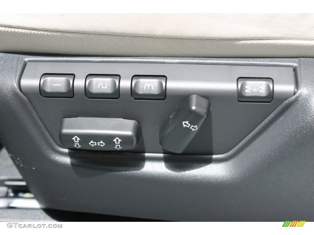 2013 Volvo XC90 3.2 R-Design Controls Photo #82510318