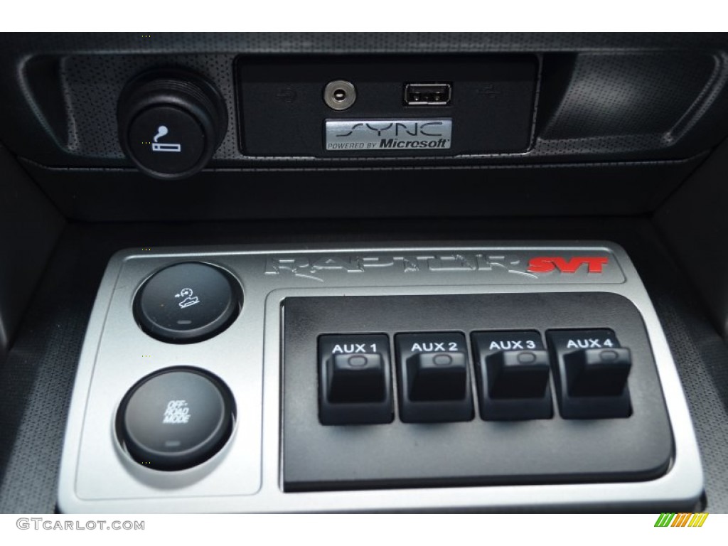 2010 Ford F150 SVT Raptor SuperCab 4x4 Controls Photo #82510521