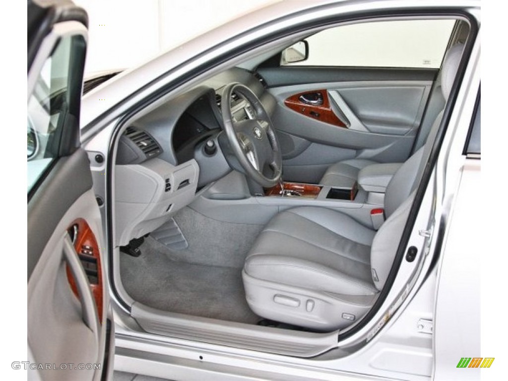 2011 Toyota Camry XLE V6 Front Seat Photos