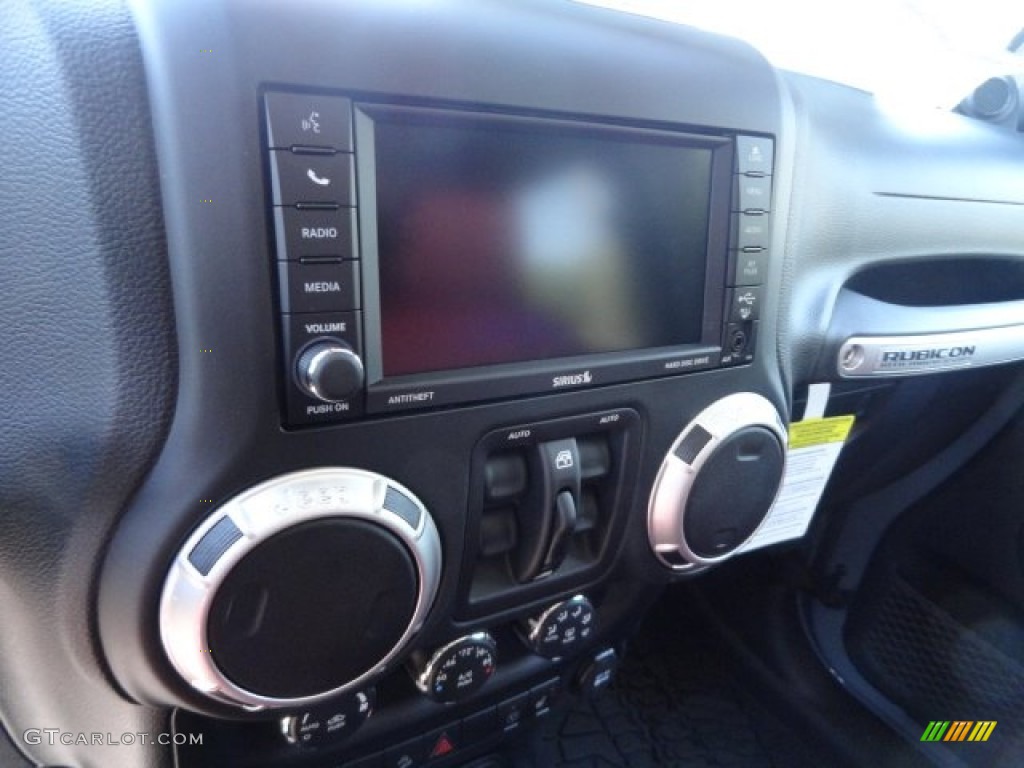 2013 Jeep Wrangler Unlimited Rubicon 10th Anniversary Edition 4x4 Controls Photo #82512040