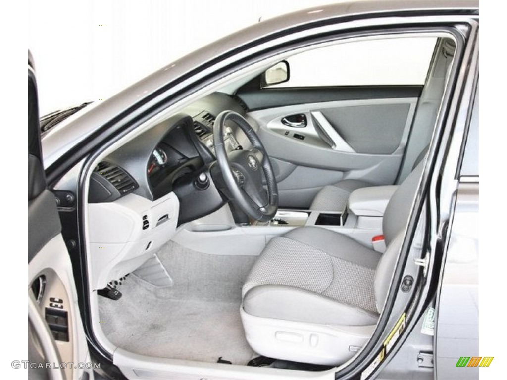 2010 Toyota Camry SE V6 Front Seat Photos