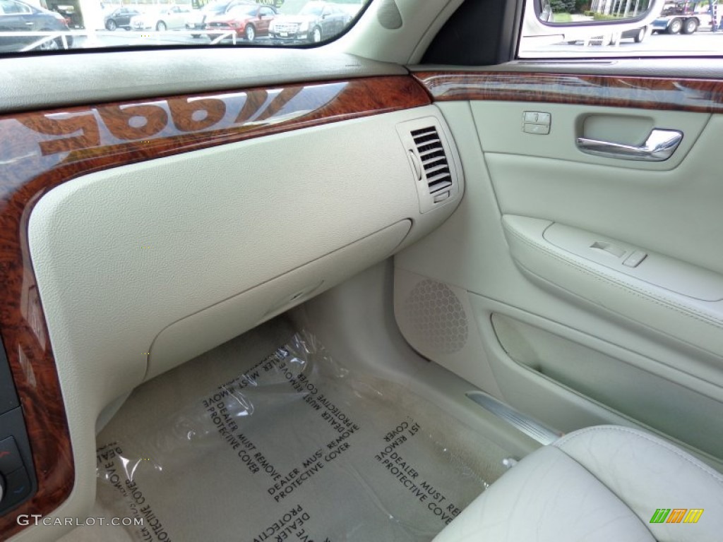 2006 DTS Luxury - White Lightning / Shale photo #18