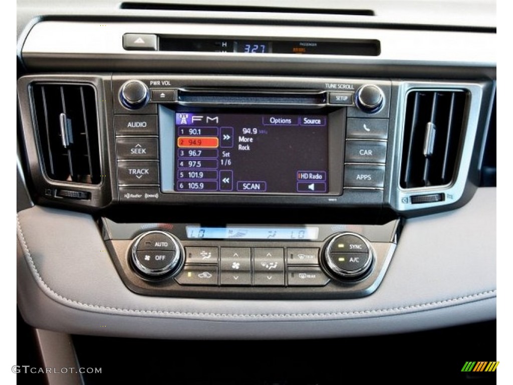 2013 Toyota RAV4 XLE AWD Controls Photo #82514258