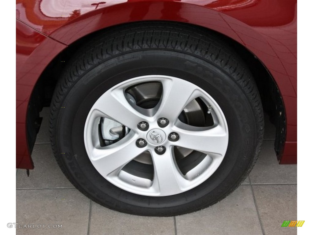 2012 Toyota Sienna V6 Wheel Photos