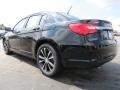 Black - 200 S Sedan Photo No. 2