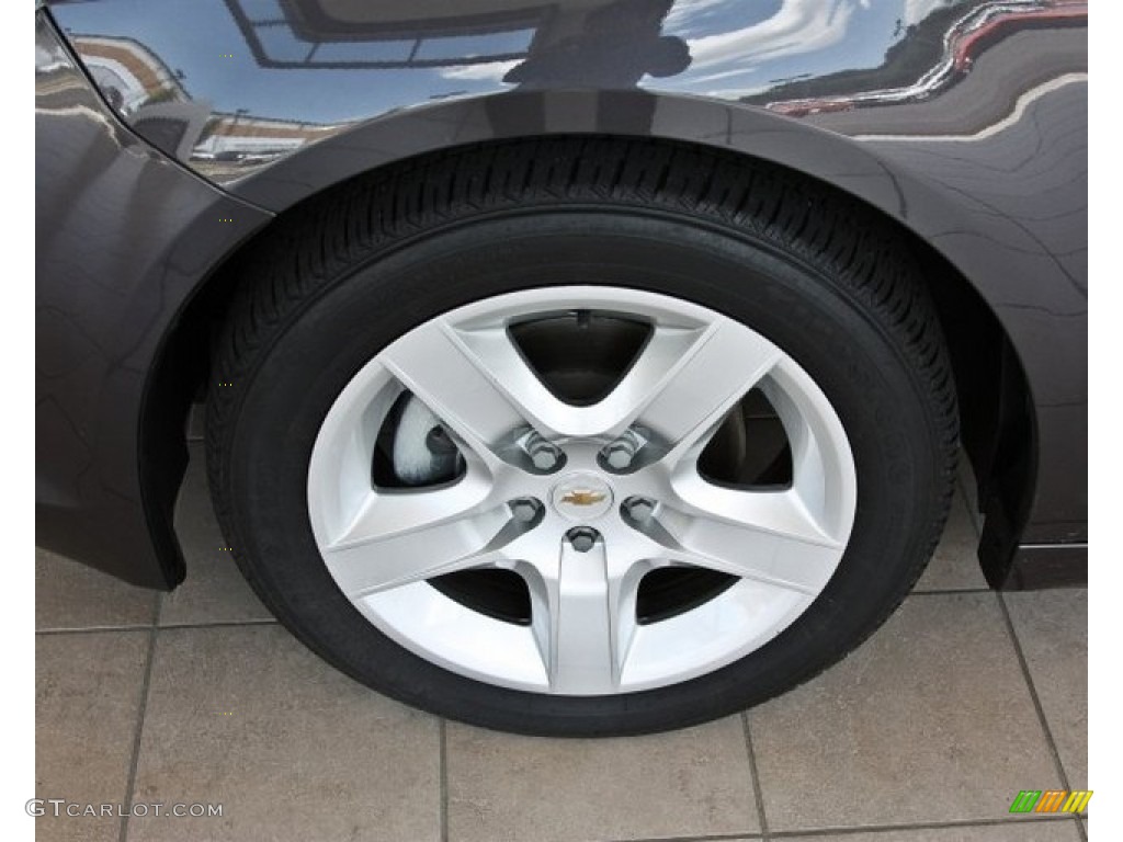 2010 Chevrolet Malibu LS Sedan Wheel Photo #82517060