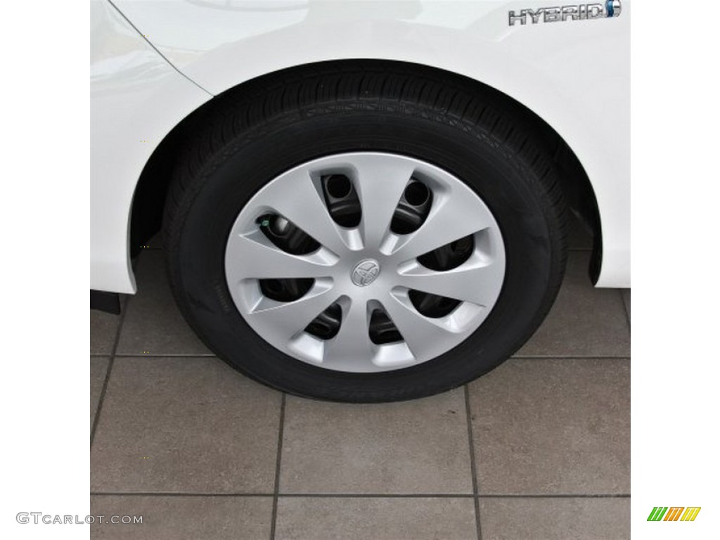2013 Toyota Prius c Hybrid Two Wheel Photos