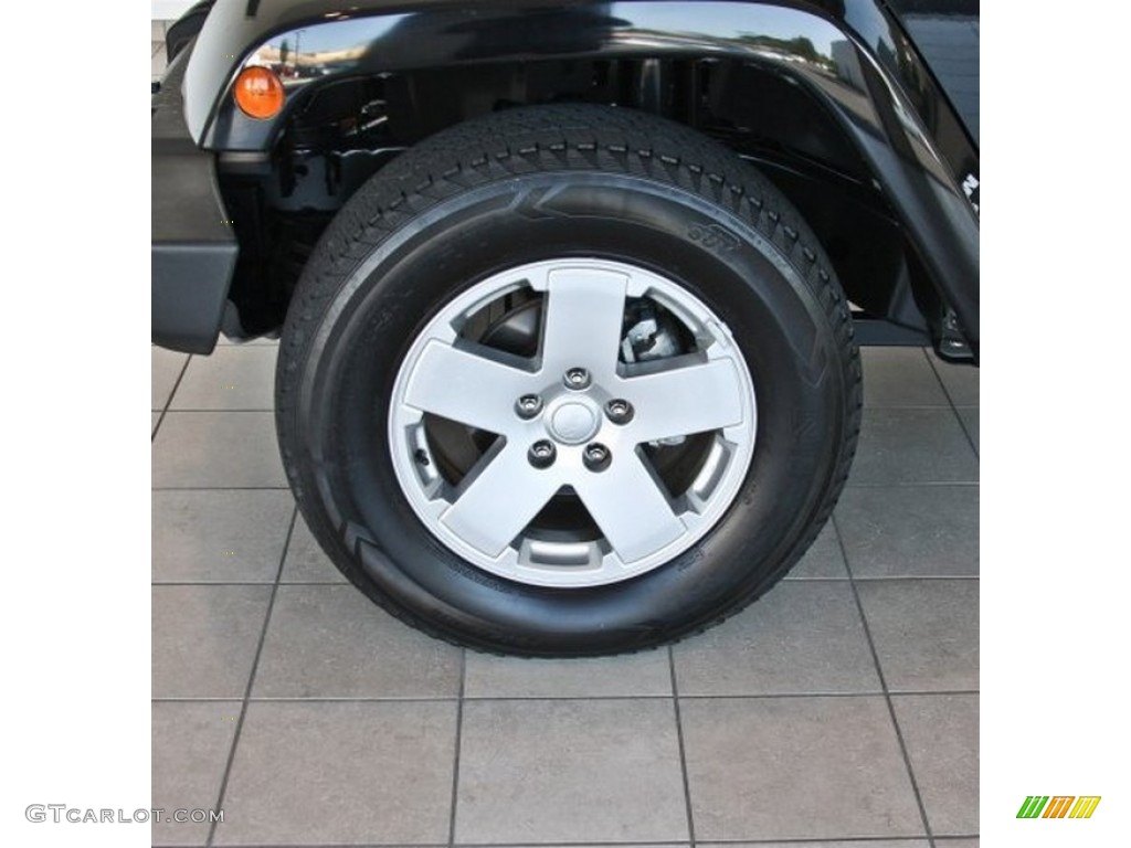 2007 Jeep Wrangler Unlimited Sahara 4x4 Wheel Photos