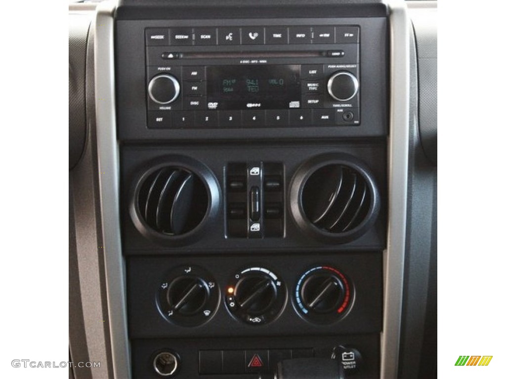 2007 Jeep Wrangler Unlimited Sahara 4x4 Controls Photo #82519640