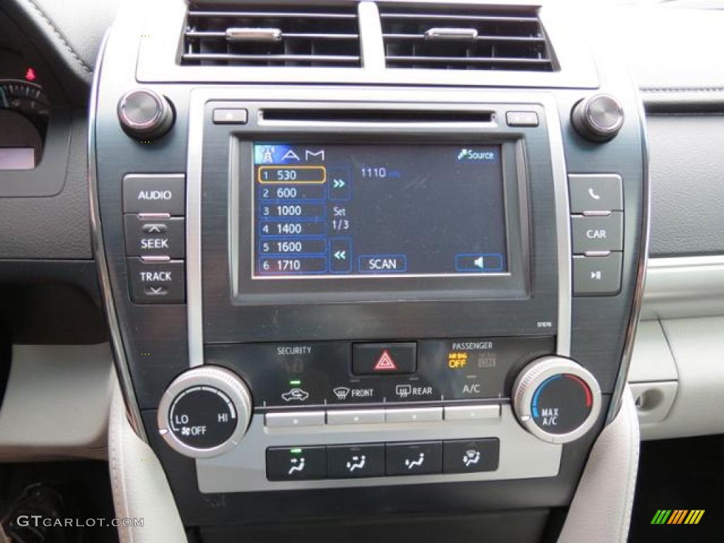 2013 Toyota Camry LE Controls Photo #82521666