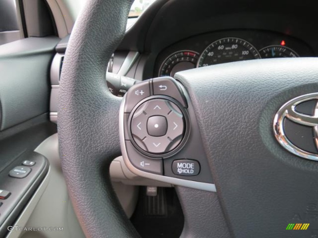 2013 Toyota Camry LE Controls Photo #82521723