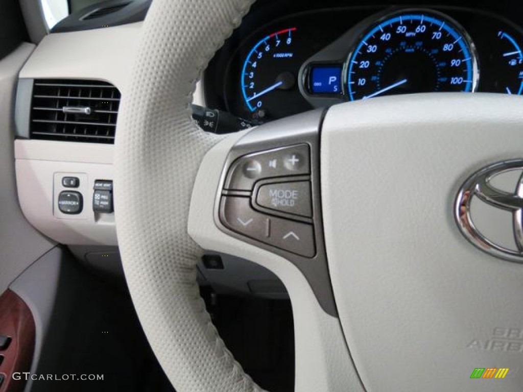 2013 Toyota Sienna XLE Controls Photo #82522178