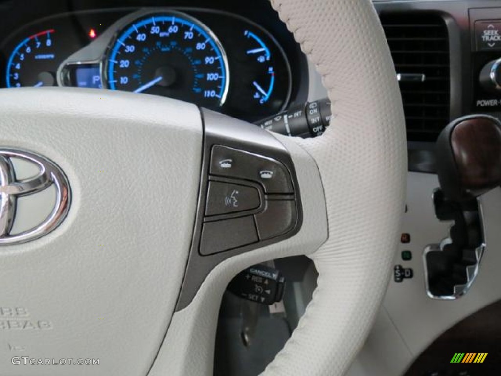 2013 Toyota Sienna XLE Controls Photo #82522199