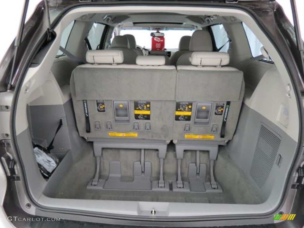 2013 Toyota Sienna XLE Trunk Photo #82522257