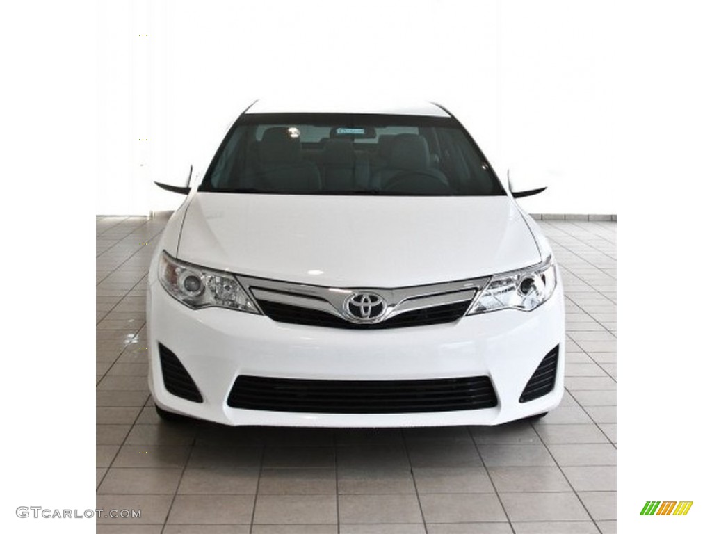 2013 Camry LE - Super White / Ash photo #3