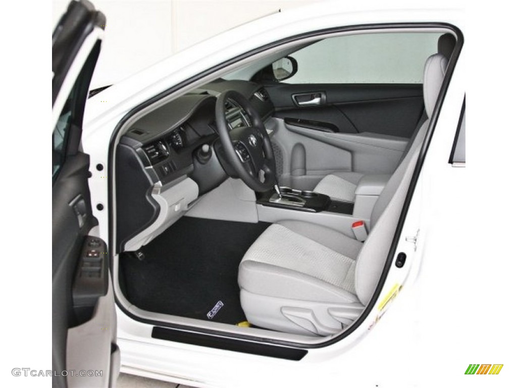 2013 Camry LE - Super White / Ash photo #9