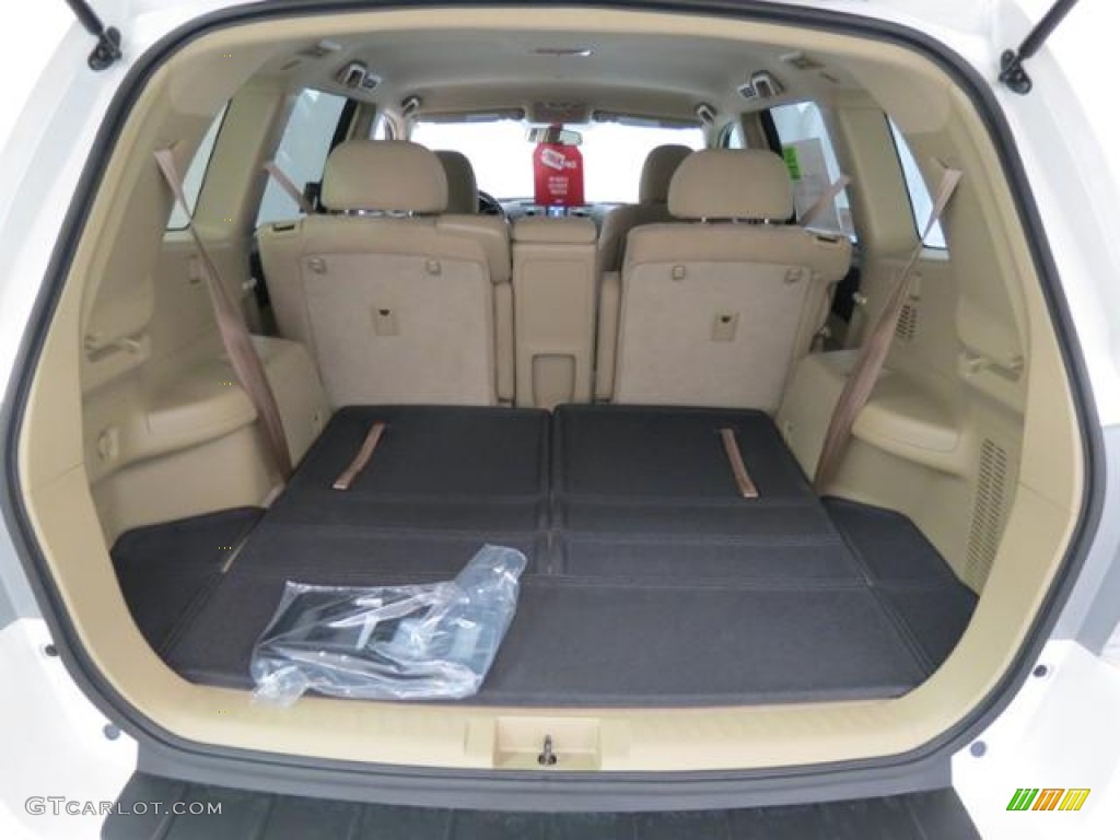 2013 Toyota Highlander Standard Highlander Model Trunk Photos