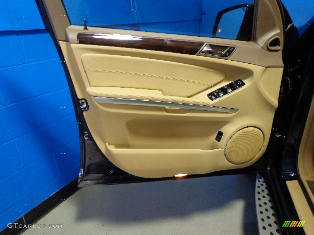 2012 Mercedes-Benz GL 450 4Matic Door Panel Photos