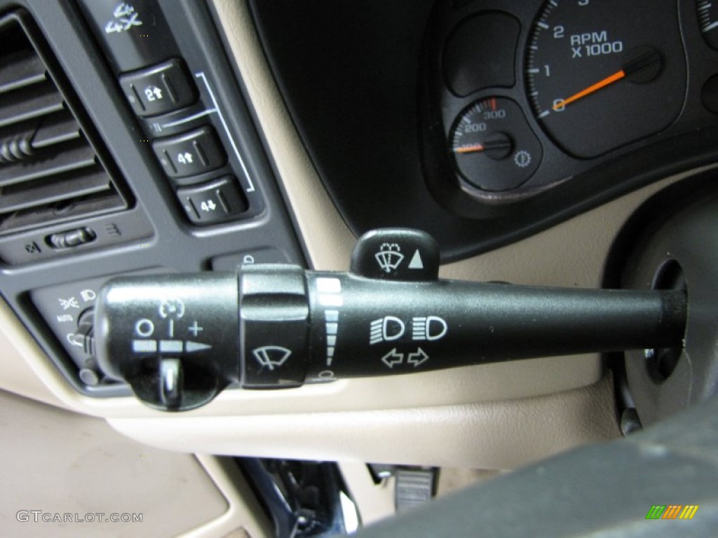 2005 Silverado 2500HD LT Crew Cab 4x4 - Dark Blue Metallic / Tan photo #16