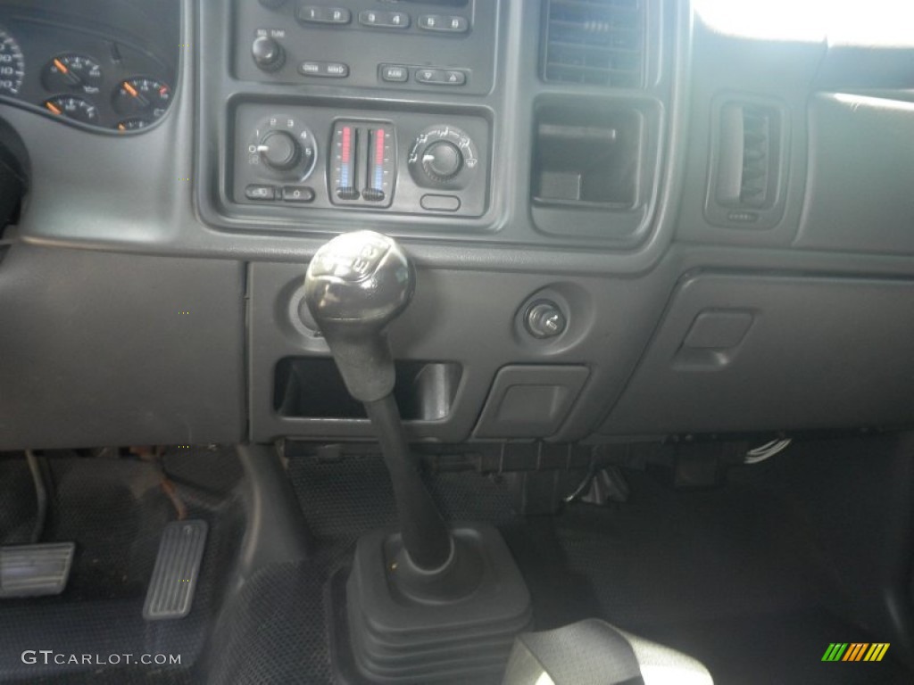 2005 GMC Sierra 1500 Work Truck Regular Cab 5 Speed Manual Transmission Photo #82528043