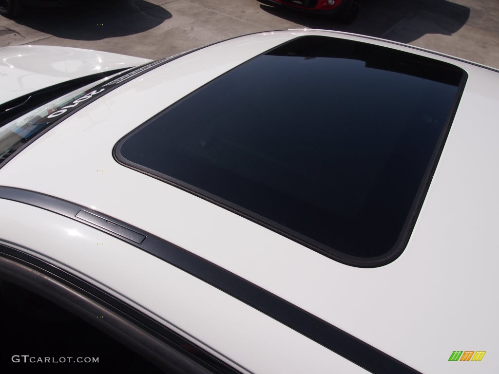 2010 3 Series 335i Sedan - Alpine White / Black photo #14
