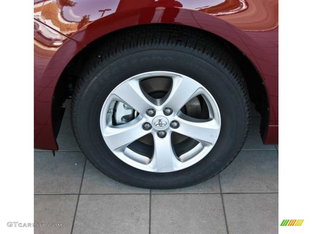 2013 Toyota Sienna V6 Wheel Photos