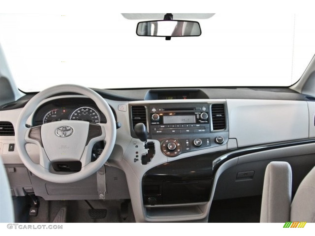 2013 Toyota Sienna V6 Dashboard Photos