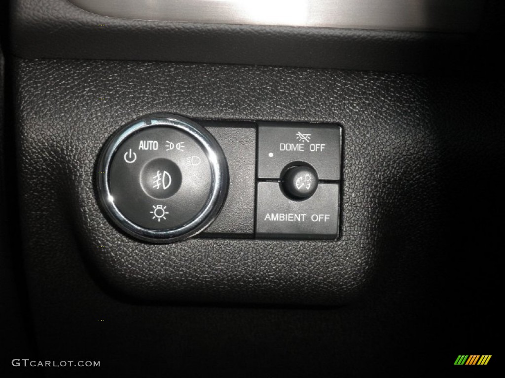 2014 GMC Acadia Denali AWD Controls Photo #82529274