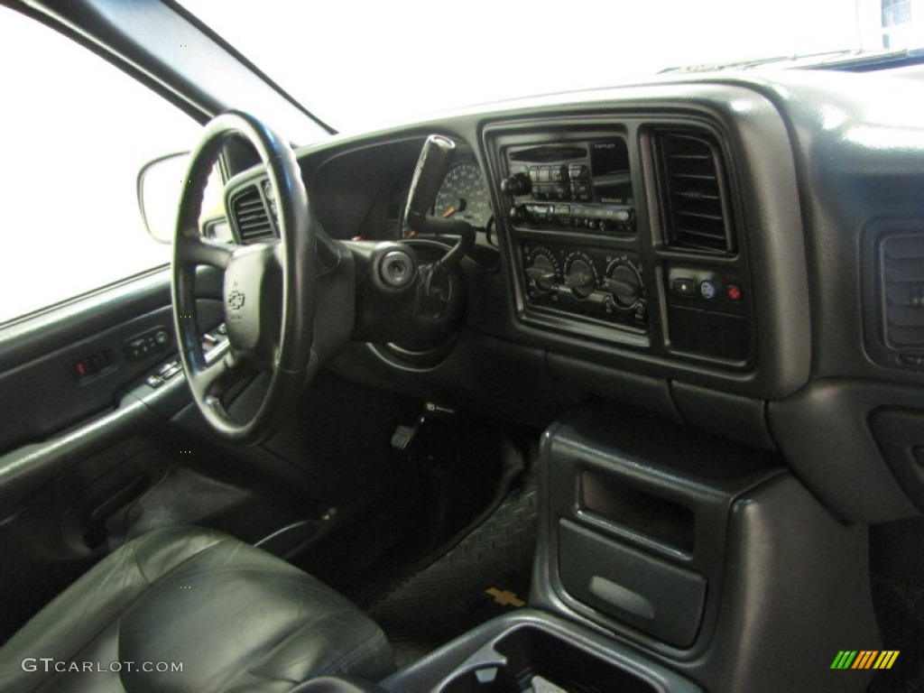 2002 Avalanche 4WD - Onyx Black / Graphite photo #19