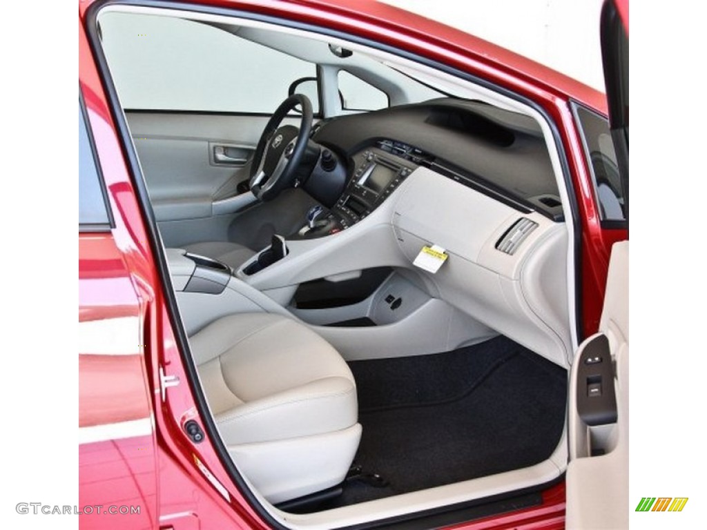 Misty Gray Interior 2013 Toyota Prius Four Hybrid Photo #82529339