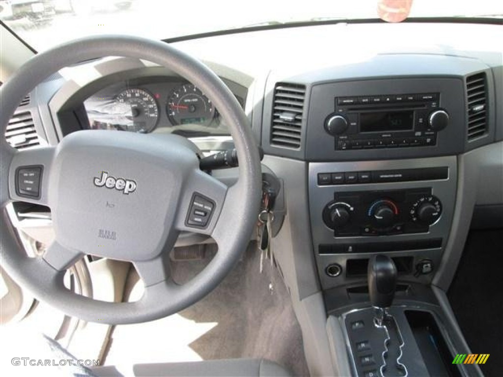 2006 Jeep Grand Cherokee Laredo Medium Slate Gray Dashboard Photo #82529949