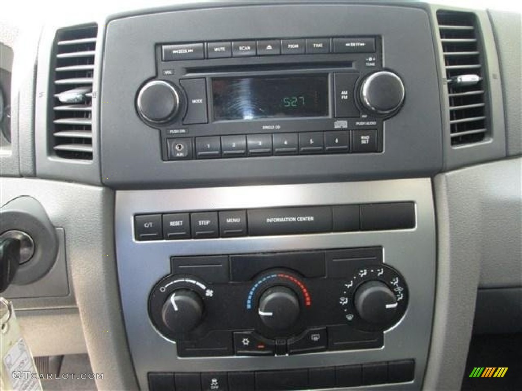 2006 Jeep Grand Cherokee Laredo Controls Photo #82529971