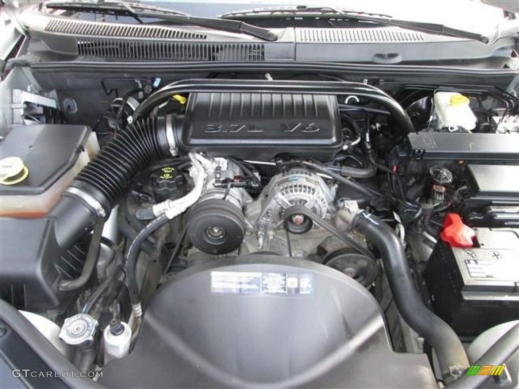 2006 Jeep Grand Cherokee Laredo 3.7 Liter SOHC 12-Valve Powertech V6 Engine Photo #82530120