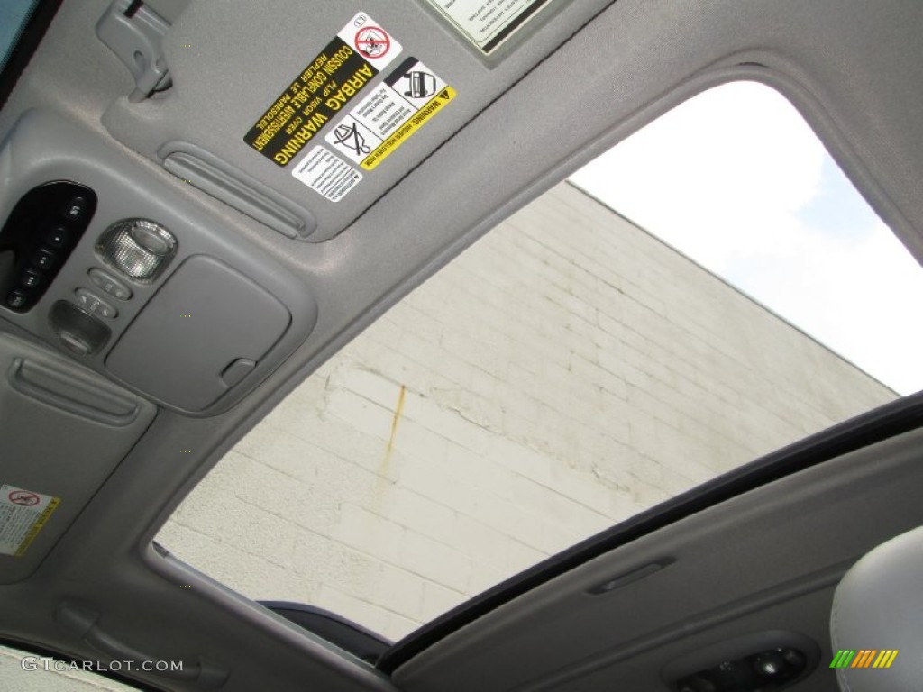 2002 Toyota Sequoia Limited 4WD Sunroof Photos
