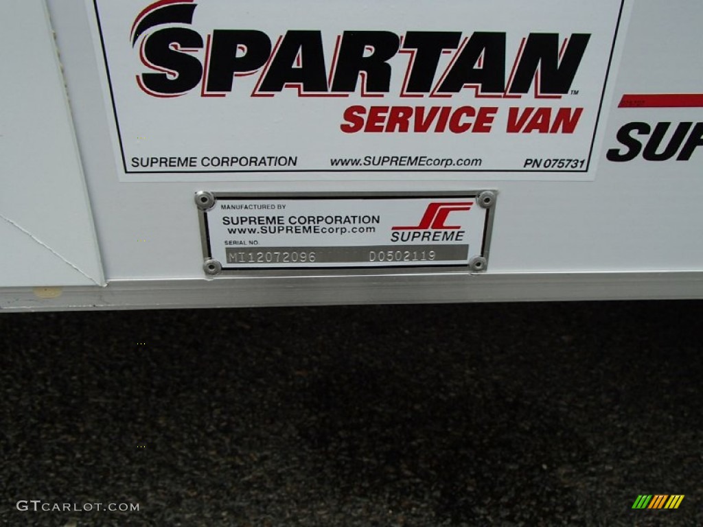 2013 Express Cutaway 3500 Utility Van - Summit White / Medium Pewter photo #17