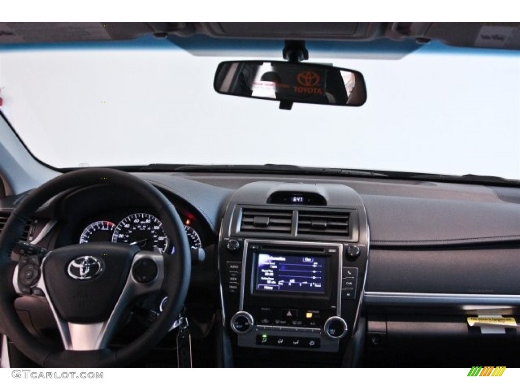 2013 Camry SE - Classic Silver Metallic / Black/Ash photo #11